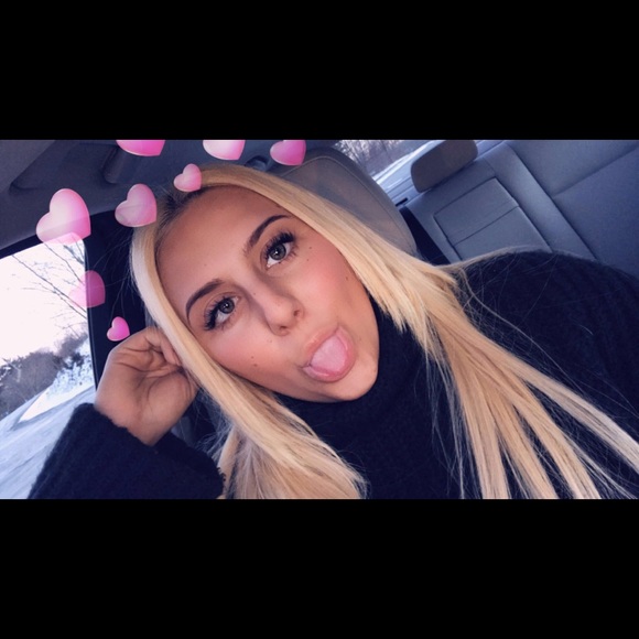 Meet your Posher, Vittoria - Picture 2 of 2